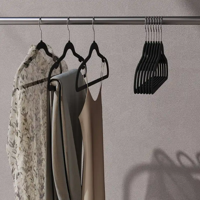 Kleiderbügel Samt, 50er Set Bügel, rutschfest, Einkerbungen im Schulterbereich Markenprodukt