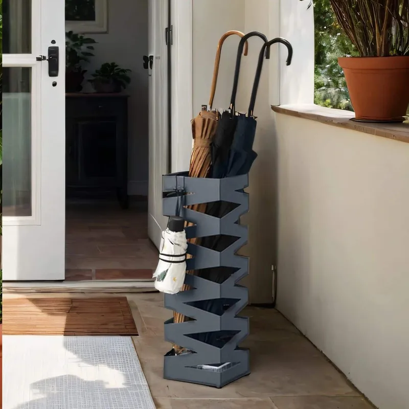 Aktuell Regenschirmständer quadratisch, Schirmständer aus Metall, mit Wasserauffangschale und 4 Haken