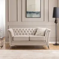 Aktuell Whitby - Chesterfield Luxus 2-Sitzer Sofa aus Samt mit silbernen Füßen